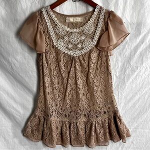Anthropologie AReve Sheer Lace Taupe Top Medium Beige Tunic Shirt Flutter Sleeve